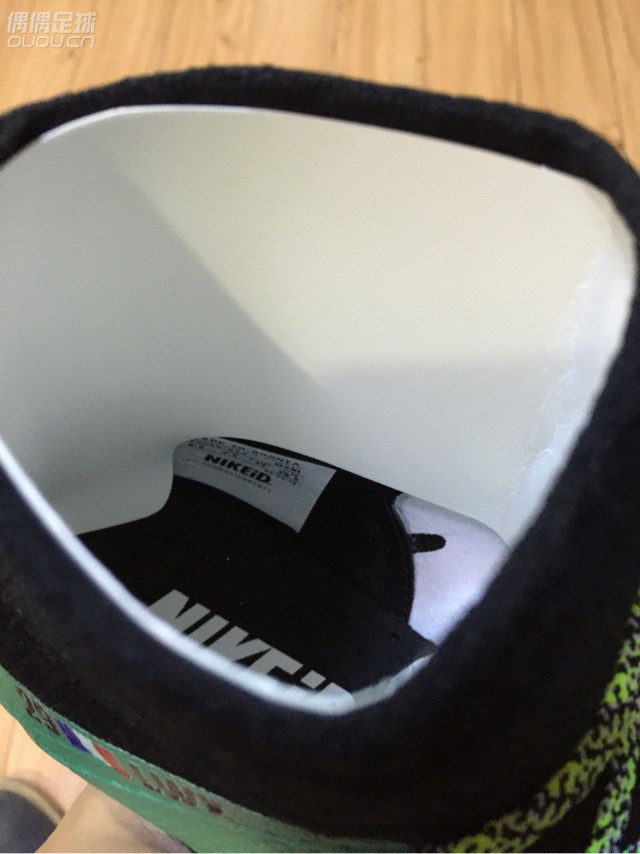 苦等50天,终于到了。年前订的鞋,今天终于到了,感谢坛里兄弟的英国代购,万分感谢。大伙看看配色咋样。