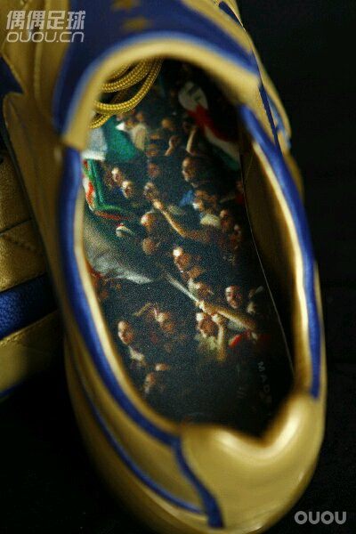 意大利四星nike legend 1 fg这个纯是因为那年的意国太牛逼了