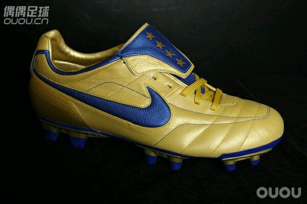意大利四星nike legend 1 fg这个纯是因为那年的意国太牛逼了