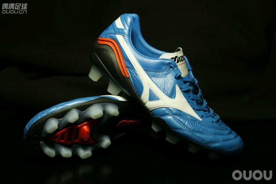 还是蓝的— MORELIA WAVE KR这个也曾经是传说中少有的神器无论皮质,做工还是舒适程度都绝对一流