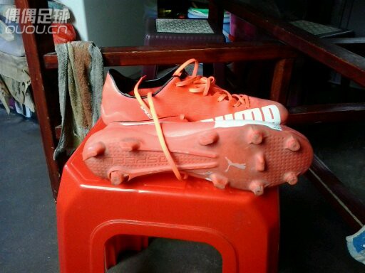 新人晒鞋偶偶新人一名16岁,晒个鞋,求各位认识认识。