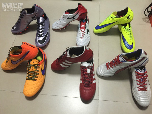 喜欢买,穿的机会比较少,出来晒晒太阳?