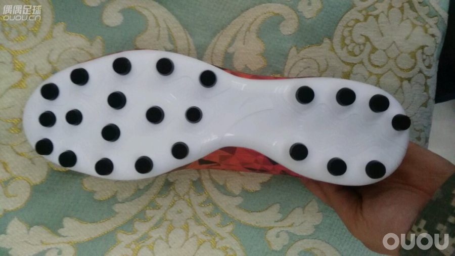 安踏mg。包裹性不错。期待试场。