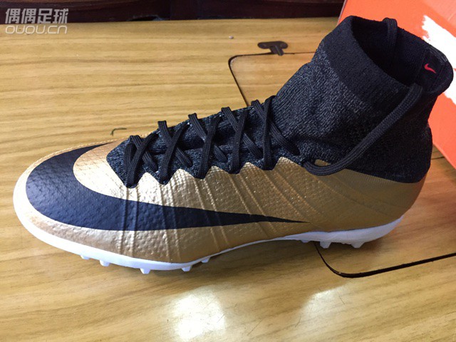 刚到的鞋子,请给我看下,是不是正品!