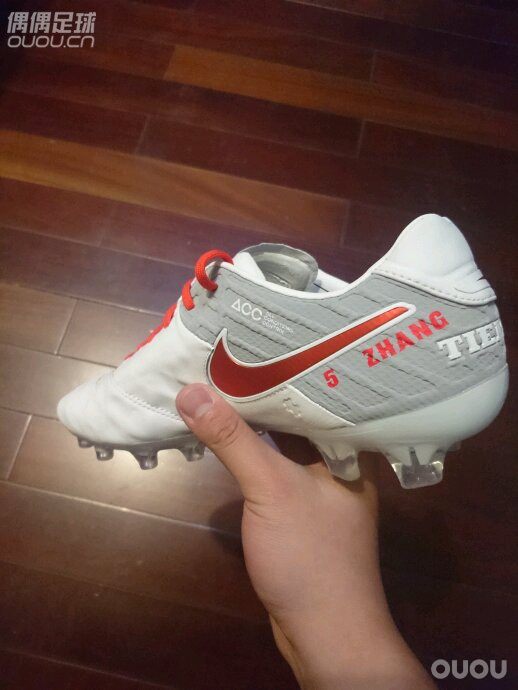 张琳芃亲签落场NikeiD Tiempo Legend 6