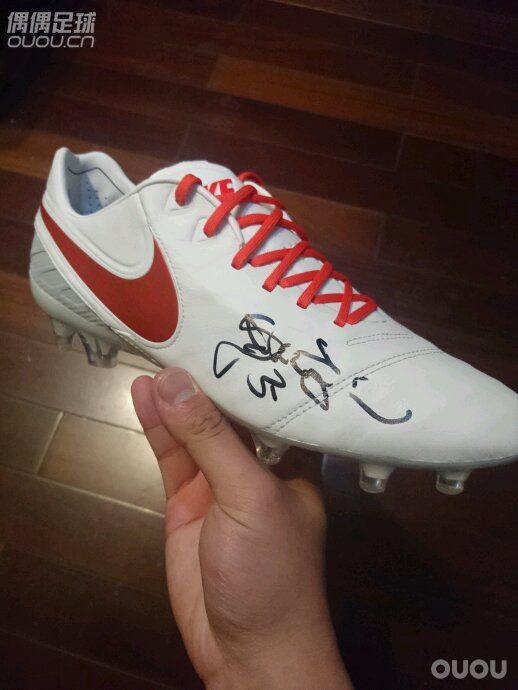 张琳芃亲签落场NikeiD Tiempo Legend 6