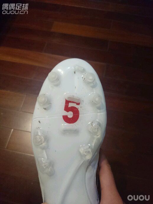 张琳芃亲签落场NikeiD Tiempo Legend 6