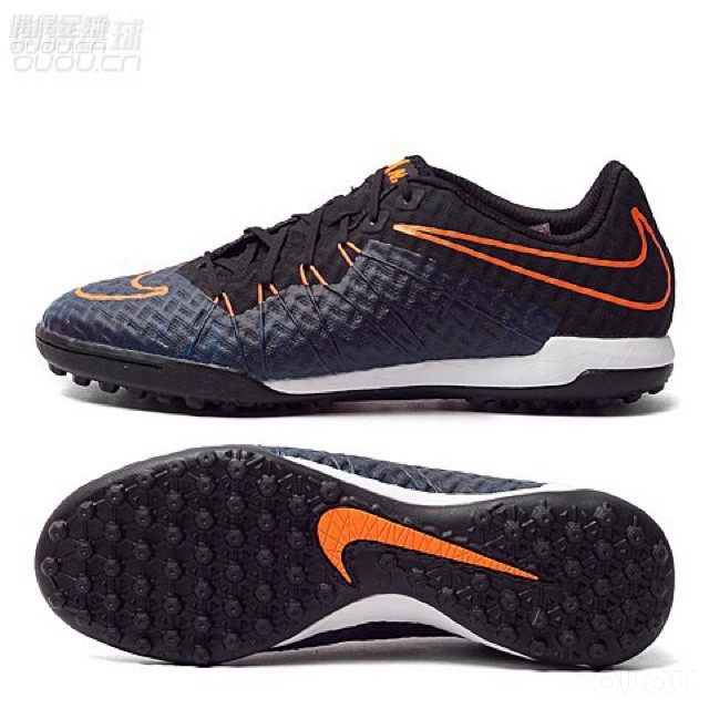 传奇真的应该换大底了,太滑了,支撑完全不够。新的六角钉最近才上脚,雨战完美急停变向!!!