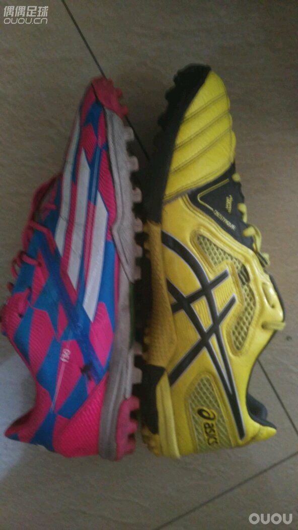 亚瑟士足球鞋的鞋码问题。这两只一只是jp260,另一只是jp255.怎么相差这么多?