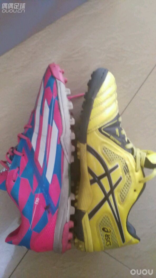 亚瑟士足球鞋的鞋码问题。这两只一只是jp260,另一只是jp255.怎么相差这么多?