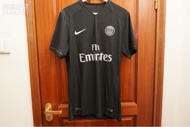 大巴黎客场全黑球衣,599入的球员版