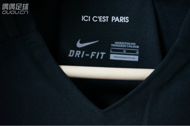 大巴黎客场全黑球衣,599入的球员版