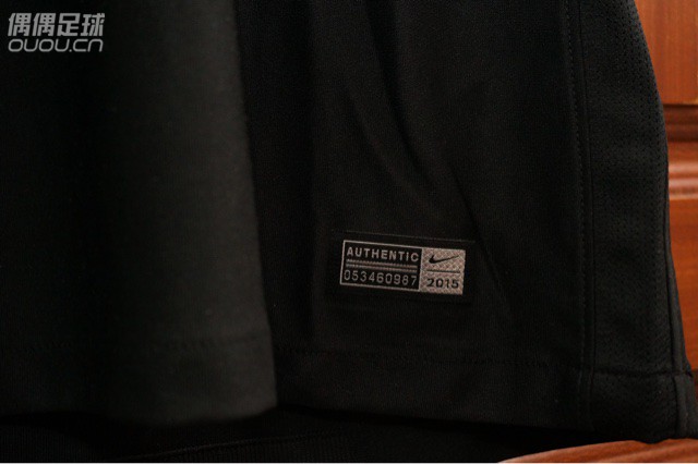 大巴黎客场全黑球衣,599入的球员版