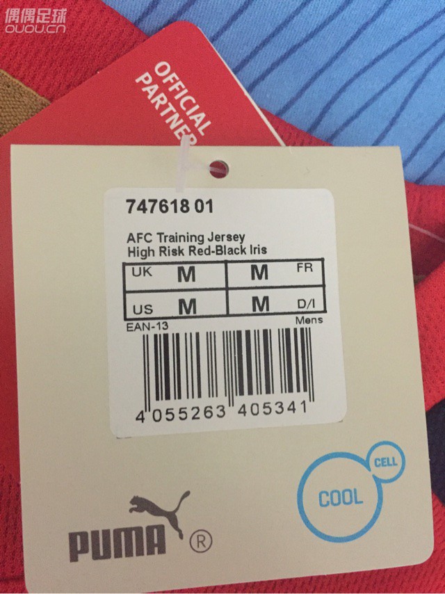 新入的阿森纳训练短袖,各位大神帮忙鉴定下真假,个人最大的疑惑是洗标上中文的款号是569618