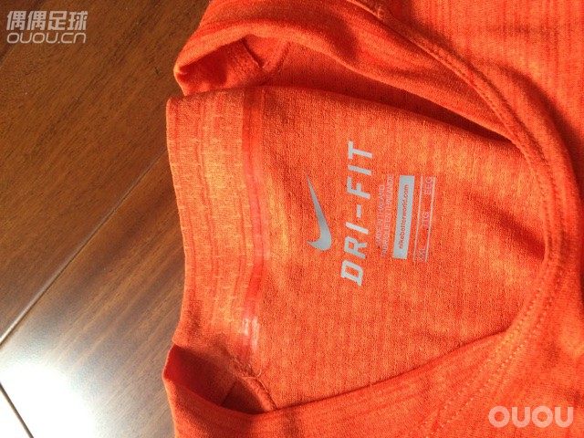 新买的 应该是光板顶级吧??