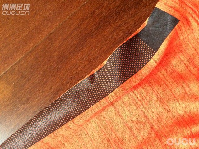 新买的 应该是光板顶级吧??