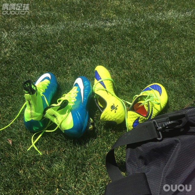 好久没发帖昆明终于迎来了这美丽的天气,这草坪这太阳真的好惬意!