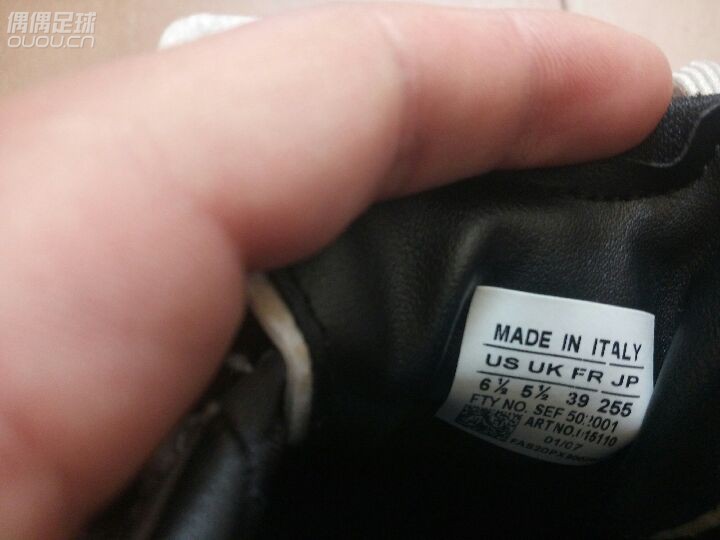 求大神鉴定,这是双什么鞋?是不是换得底?是假鞋嘛?