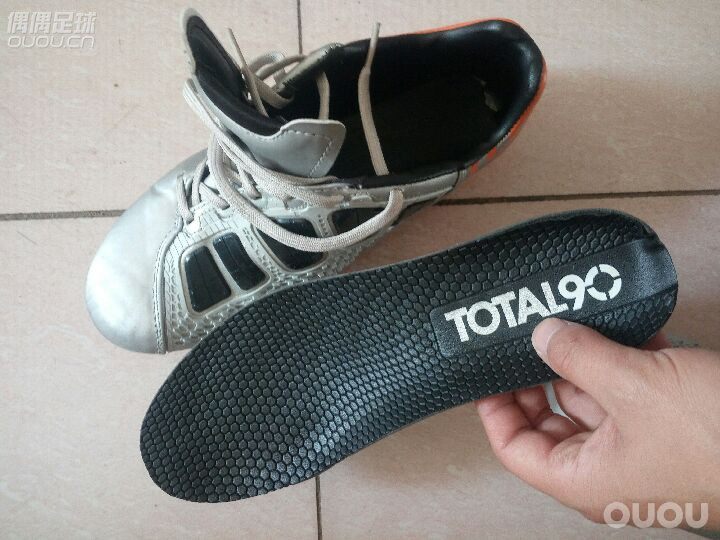 求大神鉴定,这是双什么鞋?是不是换得底?是假鞋嘛?