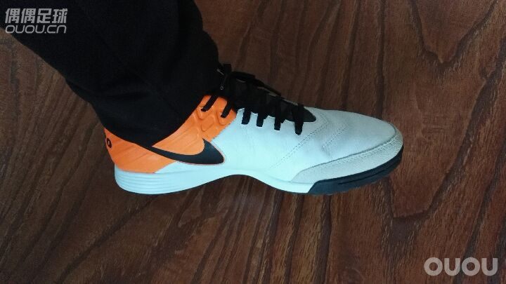 德国pds买的鞋历时12天终于到了。免费刺字。鞋的质量都很好。。一共花了600。也没被税。。