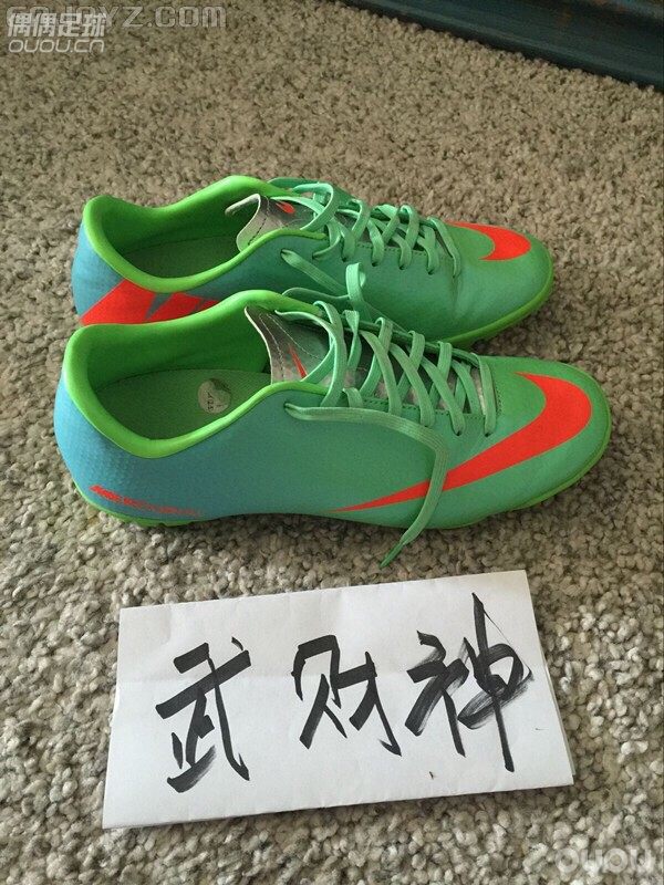 此鞋为什么鞋头那么圆,是正的吗?