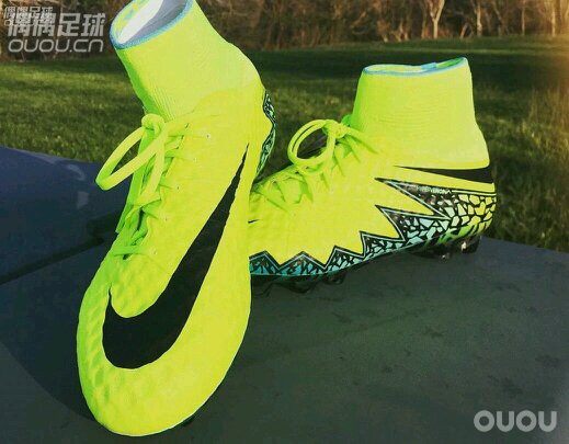 欧洲杯配色,很喜欢,有知道什么时候上市的吗?
刺客也能出个这样的配色就更美了。