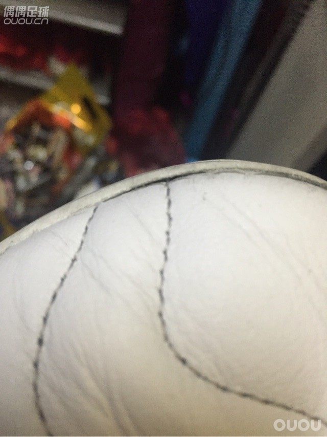 皮版是不是很容易开胶???皮版真的这么不堪一击吗???