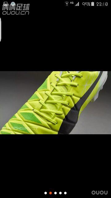 我穿刺客刚好合脚,穿这双会不会宽?