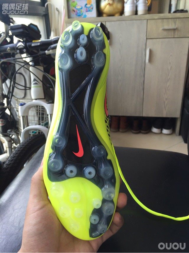 新买的鬼牌顶级,想请大神帮忙鉴定下真假。谢谢了。