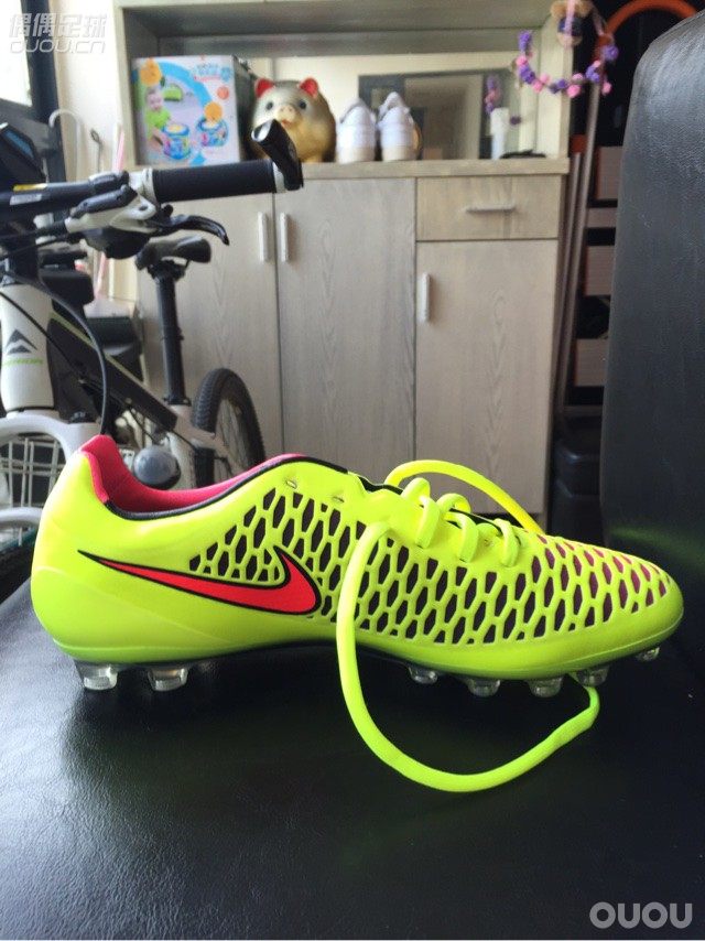 新买的鬼牌顶级,想请大神帮忙鉴定下真假。谢谢了。