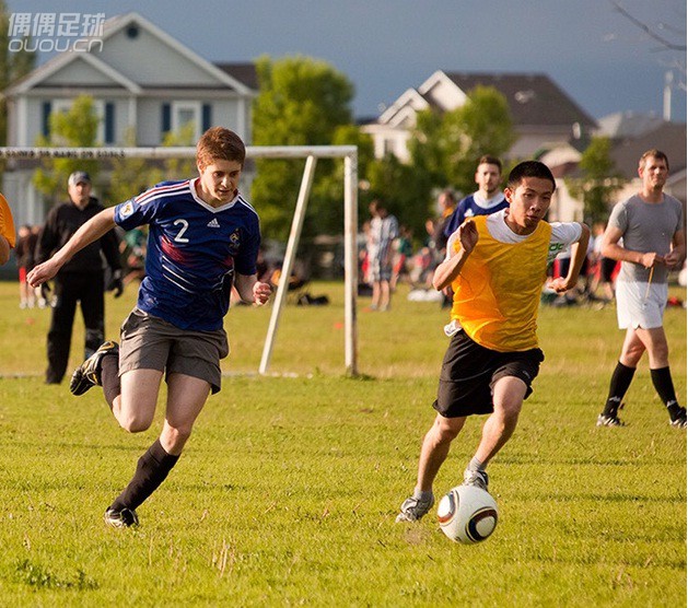 新人报道。前十五年大博文。后十年靠这四双鞋走南闯北。