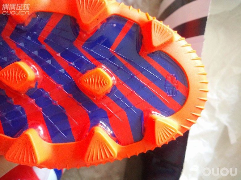 (已补图片)求大神鉴定在某宝上买的adidas猎鹰14顶级HG,!!??