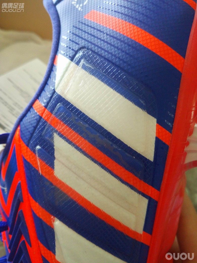 (已补图片)求大神鉴定在某宝上买的adidas猎鹰14顶级HG,!!??