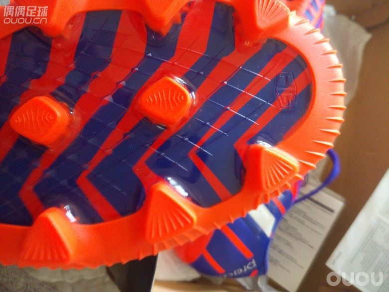 (已补图片)求大神鉴定在某宝上买的adidas猎鹰14顶级HG,!!??