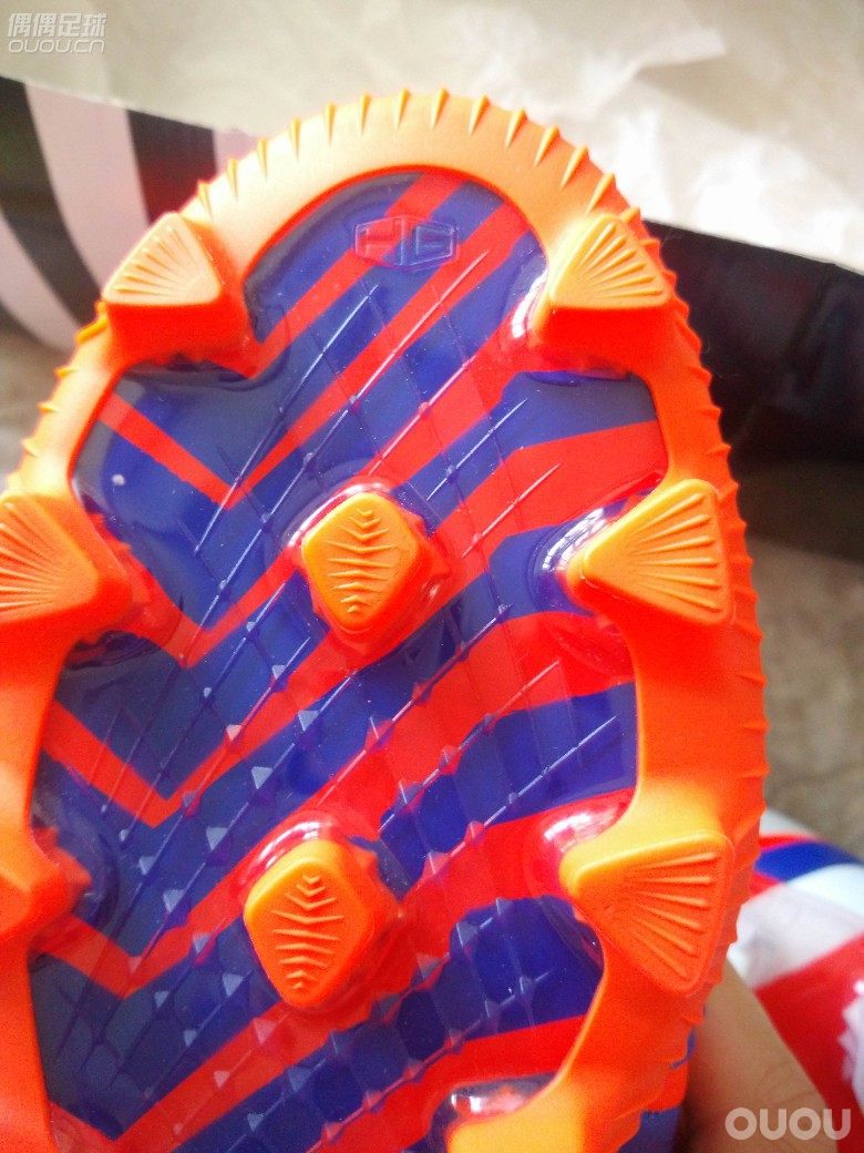 (已补图片)求大神鉴定在某宝上买的adidas猎鹰14顶级HG,!!??