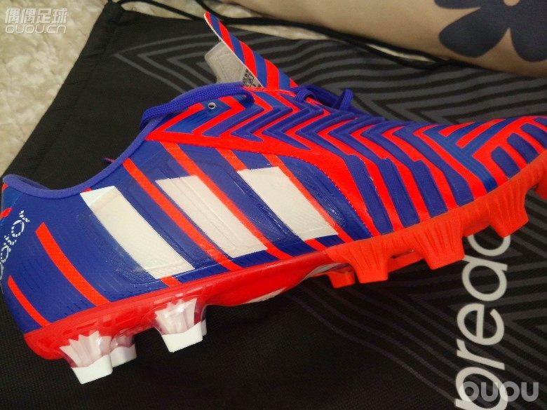 (已补图片)求大神鉴定在某宝上买的adidas猎鹰14顶级HG,!!??