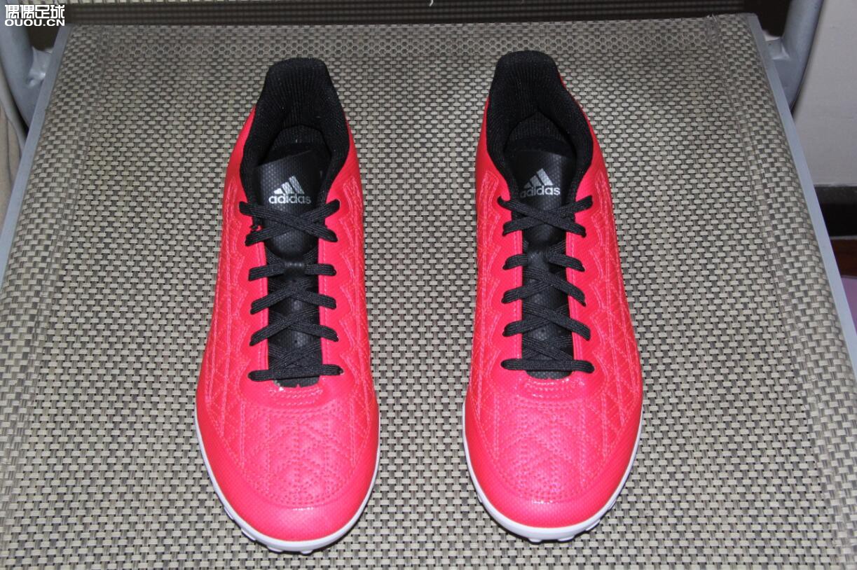 骚气外露 阿迪达斯ACE 16.3 TF开箱简评