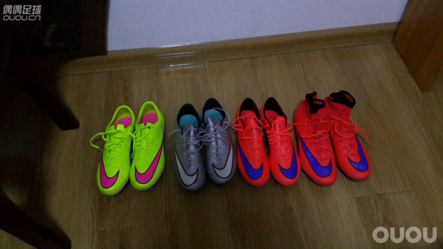 刺客10感觉确实是双好鞋,屯了几双慢慢踢。照一周一场或两场的节奏,够踢5年。