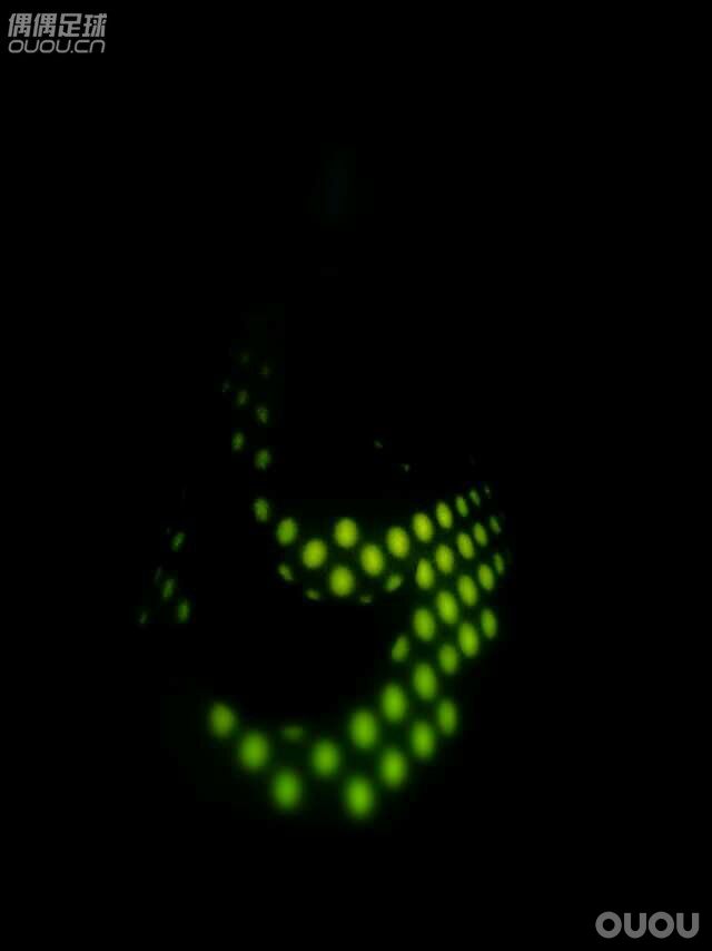 老鞋,新玩法?毒蜂一秒变萤火虫!