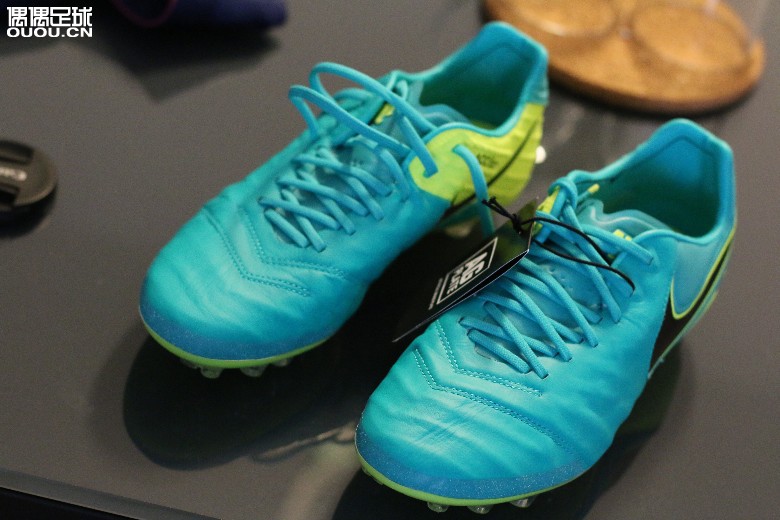 是首发么???美炸!传奇6 欧洲杯配色AG
