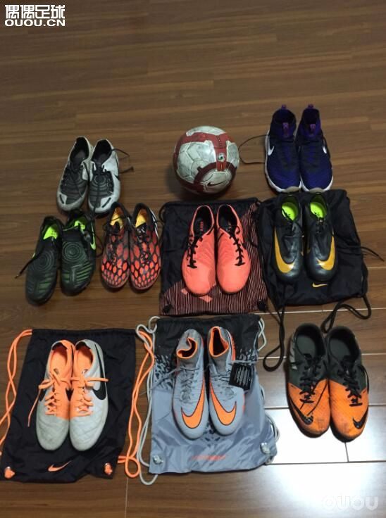 岁数大了,踢球的时间也少了,这应该是最后一双球鞋了吧