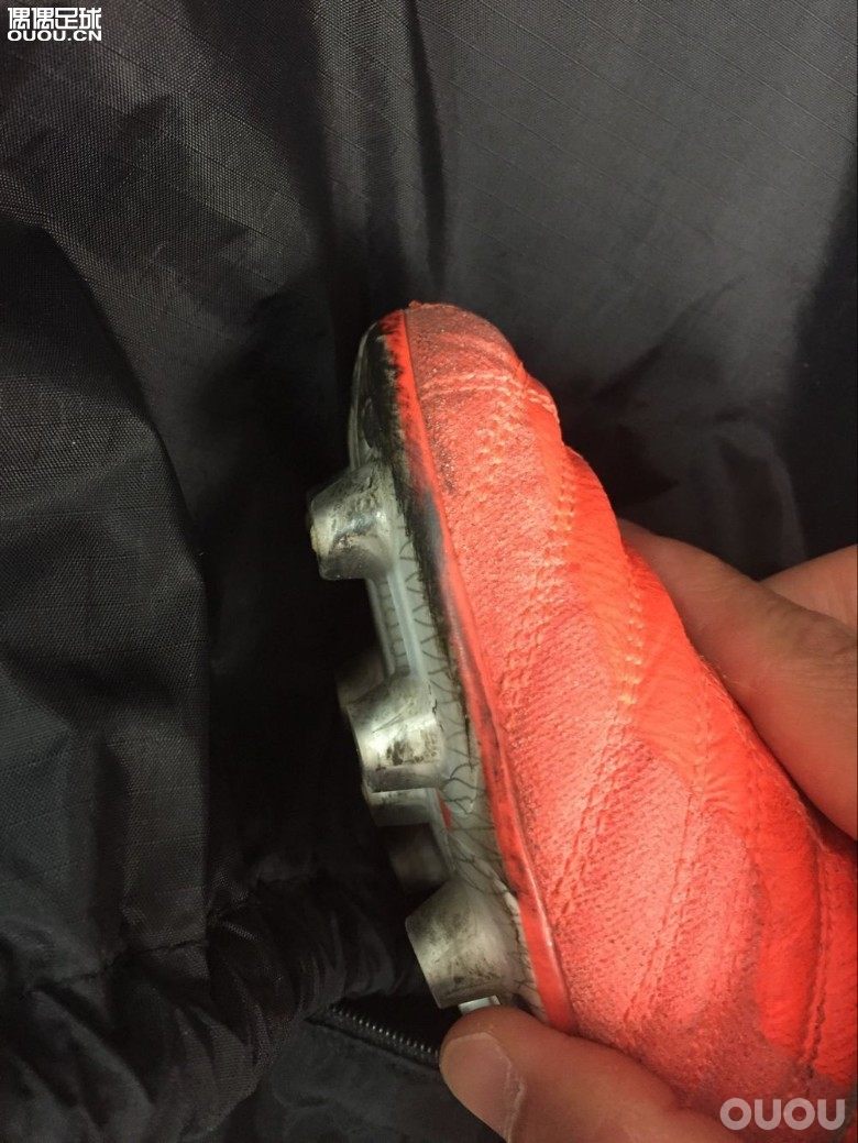 踢完这一双还有下一双,选来选去还是里格拉