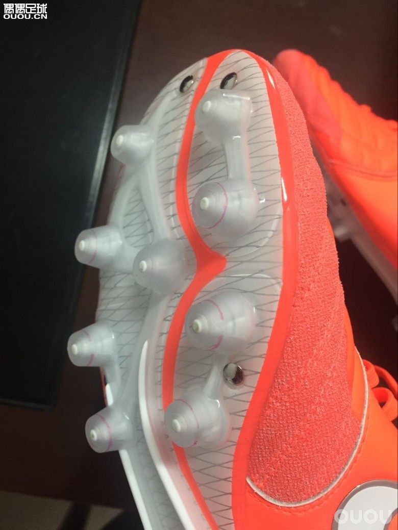 踢完这一双还有下一双,选来选去还是里格拉