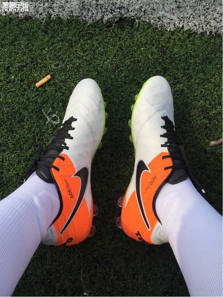 上周末传六落地,一开始确实比较包脚,特别是前脚掌,踢了一个钟之后