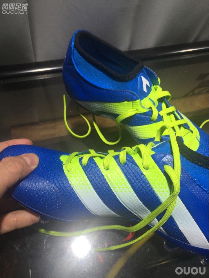 新入的ace16.2,香港买的800多人民币,还是打完折的,感觉淘宝上还便宜点