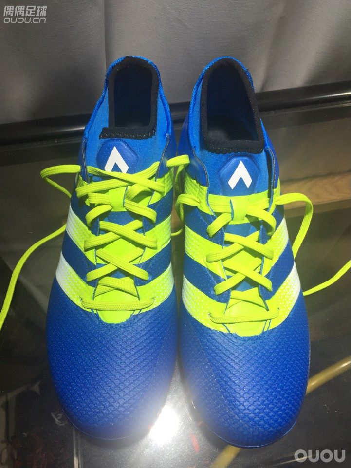 新入的ace16.2,香港买的800多人民币,还是打完折的,感觉淘宝上还便宜点