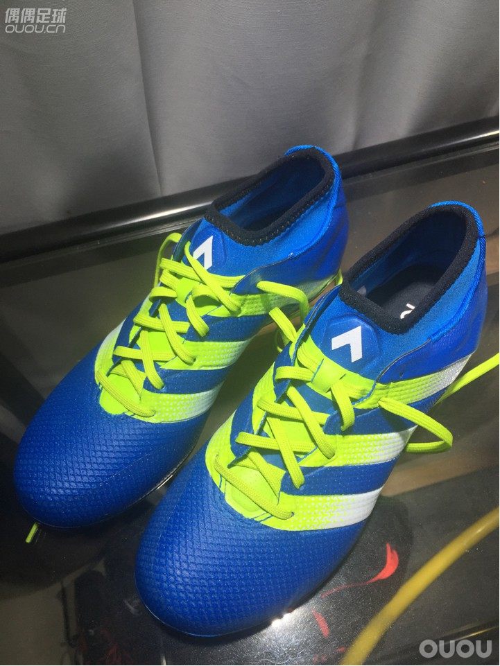 新入的ace16.2,香港买的800多人民币,还是打完折的,感觉淘宝上还便宜点