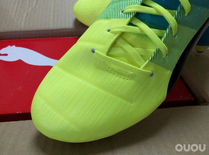 求鉴定!evopower3.3补充问题,条形码在鞋舌很中间的位置,正品是这样的吗?