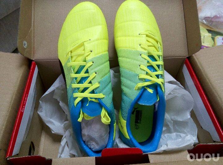 求鉴定!evopower3.3补充问题,条形码在鞋舌很中间的位置,正品是这样的吗?