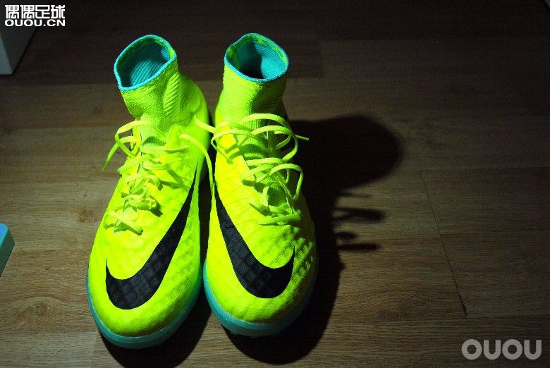 开贴静态对比毒蜂2超顶TF和毒蜂2.5新面料超顶级TF